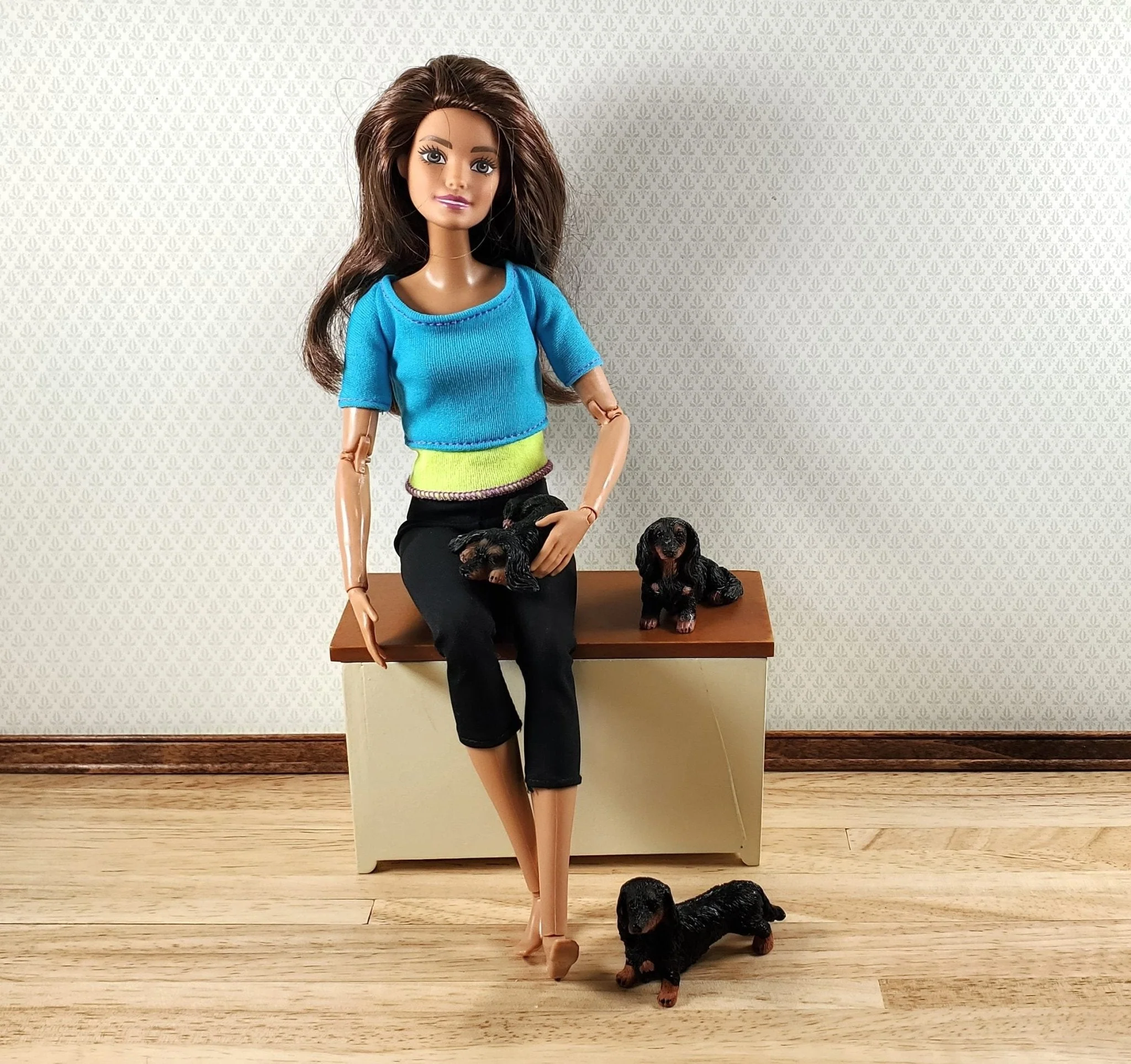 Dollhouse 1:6 Scale Dachshund Dogs Set of 3 Playscale Long Haired Puppy Pets - Image 3