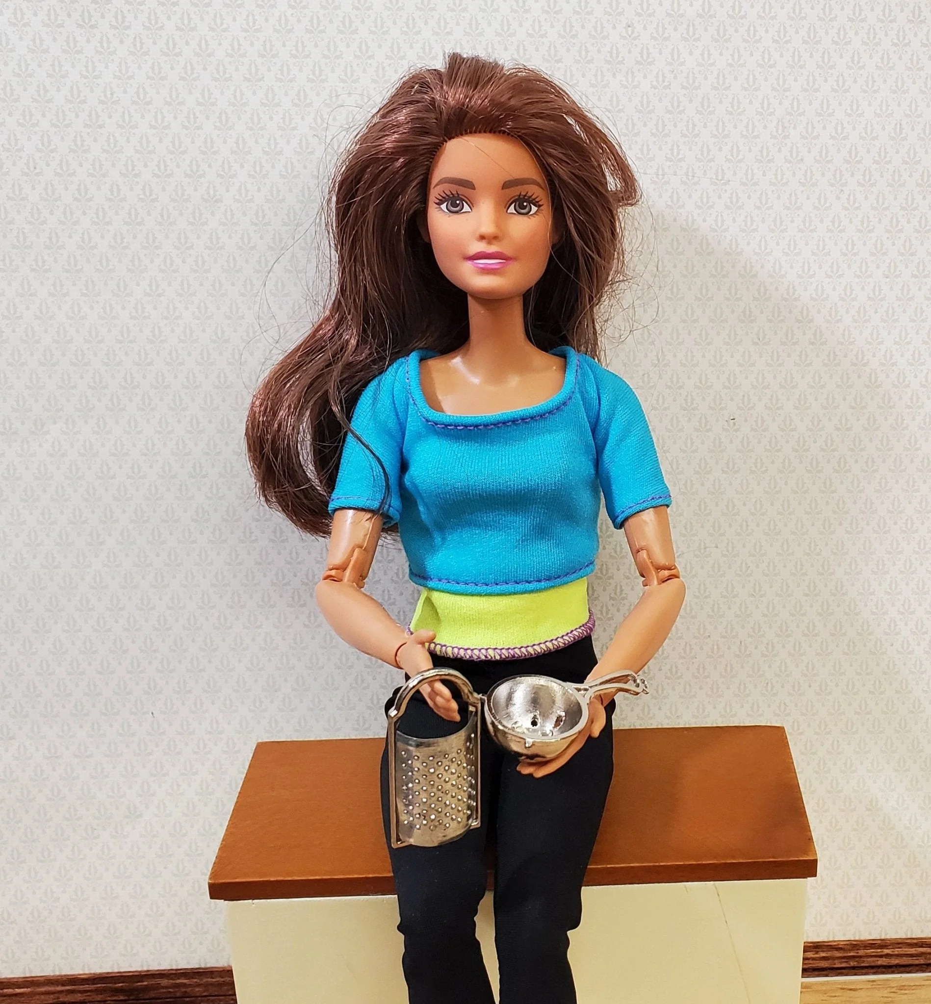 Dollhouse 1:6 Scale Grater & Strainer Playscale Kitchen Accessories Metal Silver - Image 5