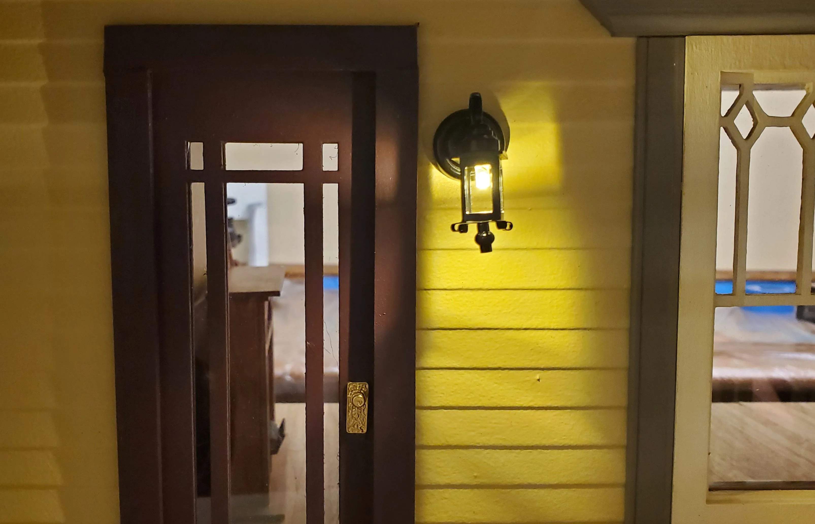 Dollhouse Battery Light Hamilton Coach Lamp Black Metal 1:12 Scale HW2308 - Image 4