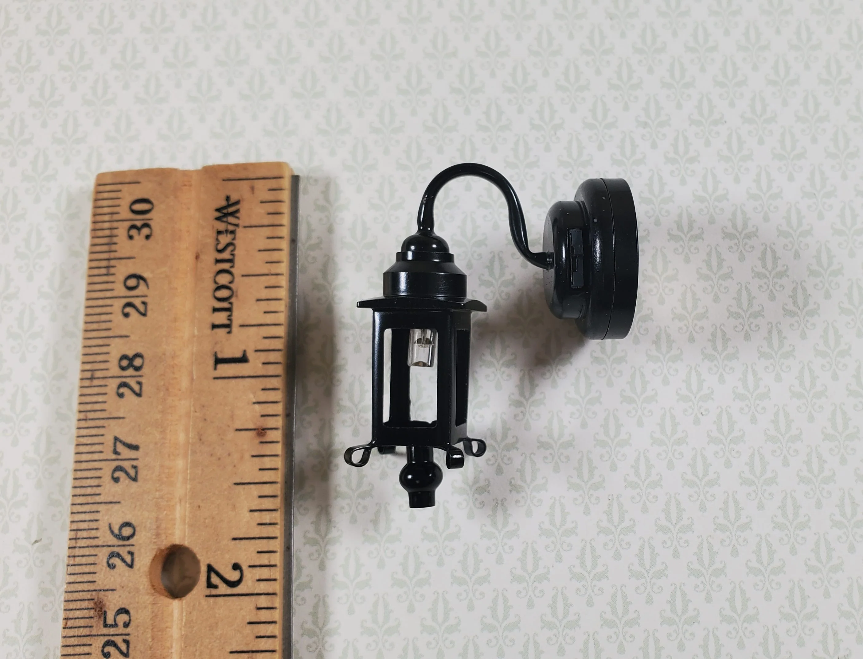 Dollhouse Battery Light Hamilton Coach Lamp Black Metal 1:12 Scale HW2308 - Image 5