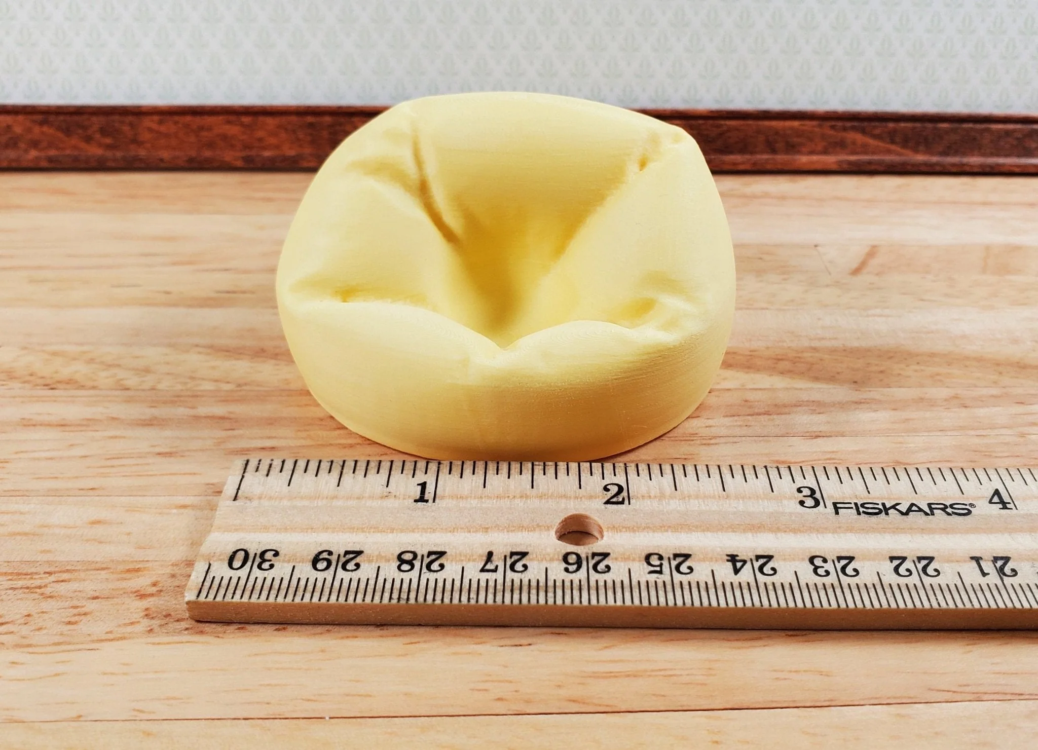 Dollhouse Bean Bag Chair for Child Yellow Cream 3D Printed 1:12 Scale Miniature - Image 6
