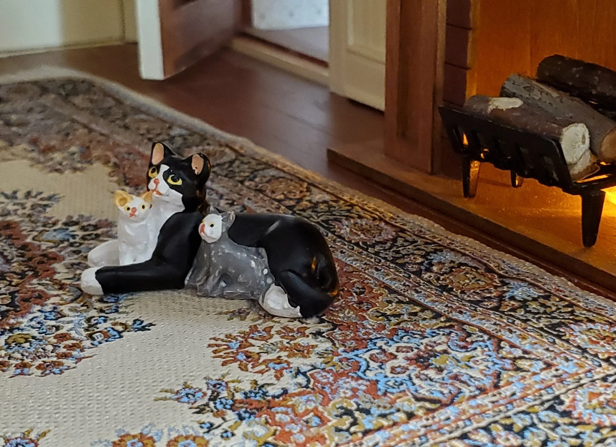 Dollhouse Cat with Kittens Tuxedo Black White Gray Orange 1:12 Scale Miniature - Image 3