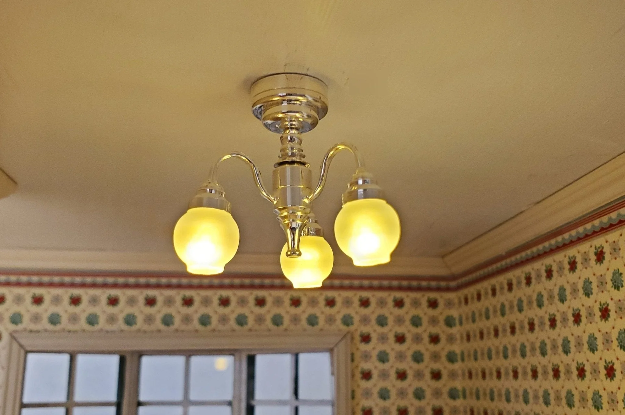 Dollhouse Chandelier Ceiling Wand Light Battery Operated 3 Arm Silver 1:12 Scale - Image 3