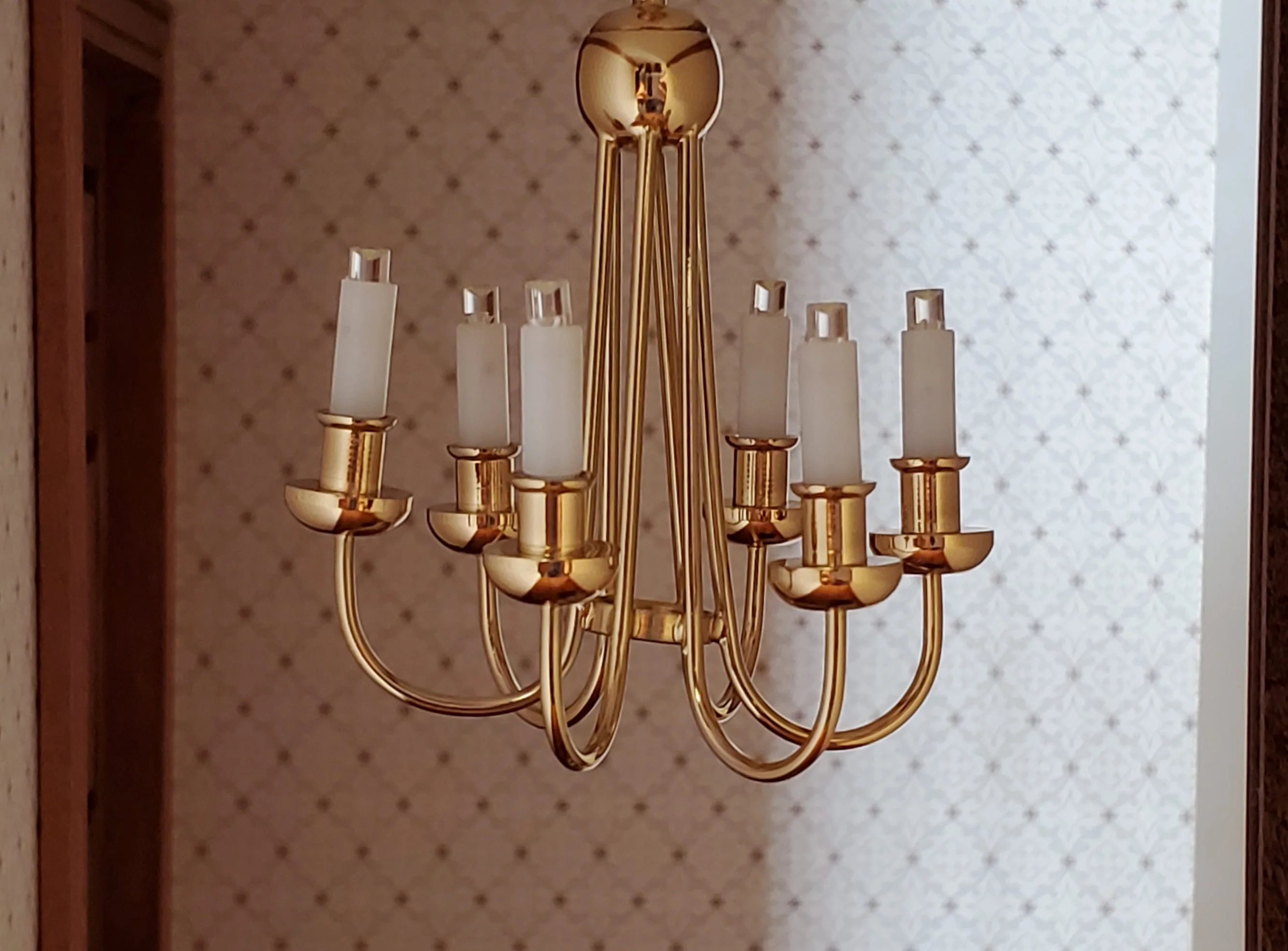 Dollhouse Chandelier LED Battery Operated Gold 6 Arm Light 1:12 Scale Miniature - Image 4