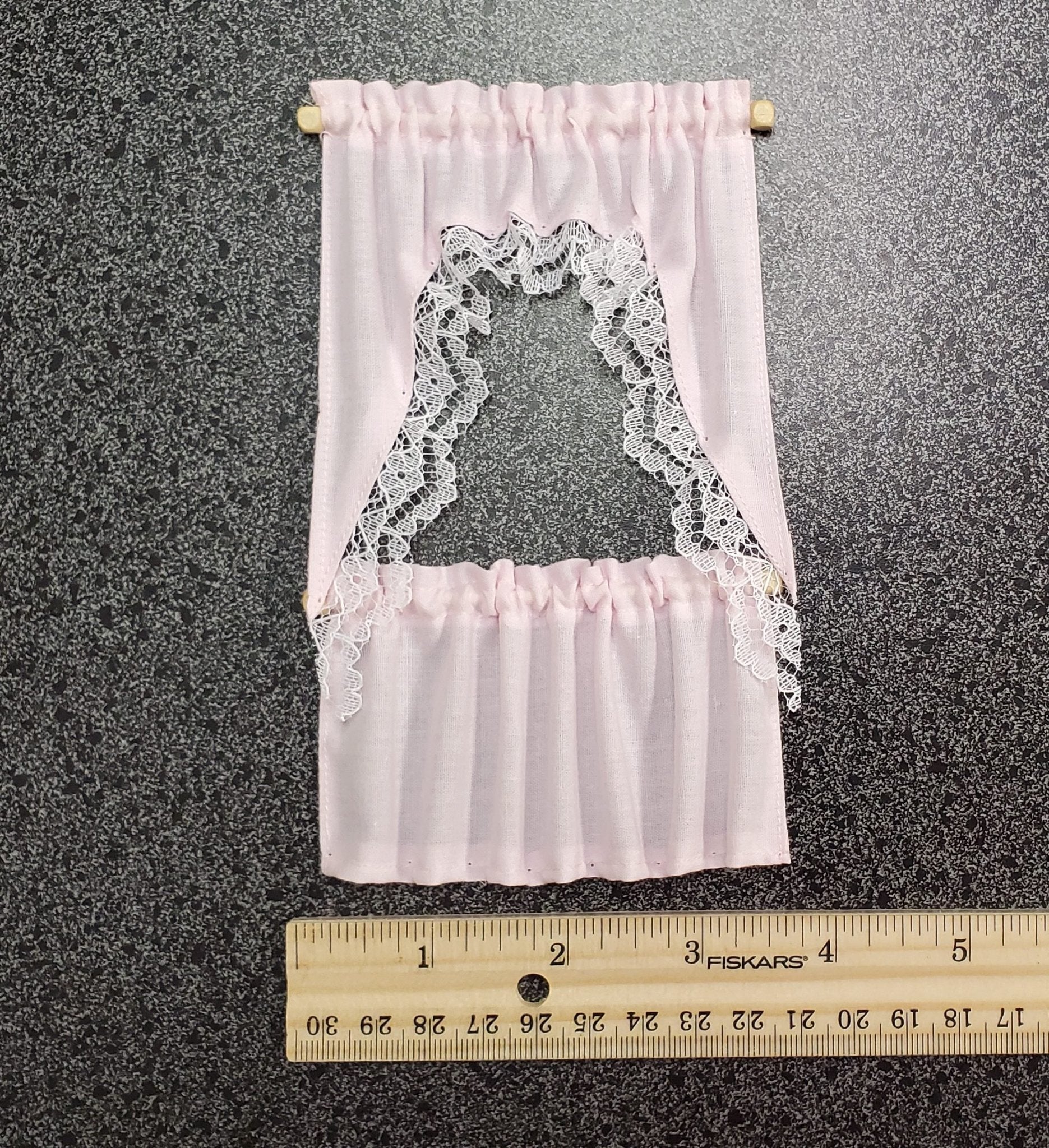 Dollhouse Curtains Cafe Style Light Pink With Lace Wood Curtain Rod 1:12 Scale - Image 3