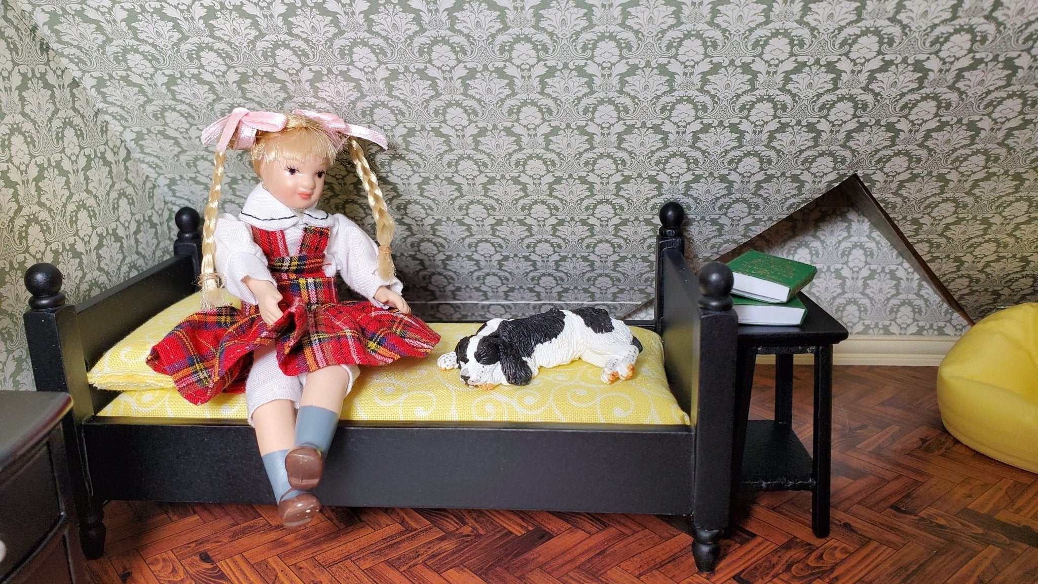 Dollhouse Dog English Springer Spaniel Sleeping 1:12 Scale Miniature Animal - Image 3