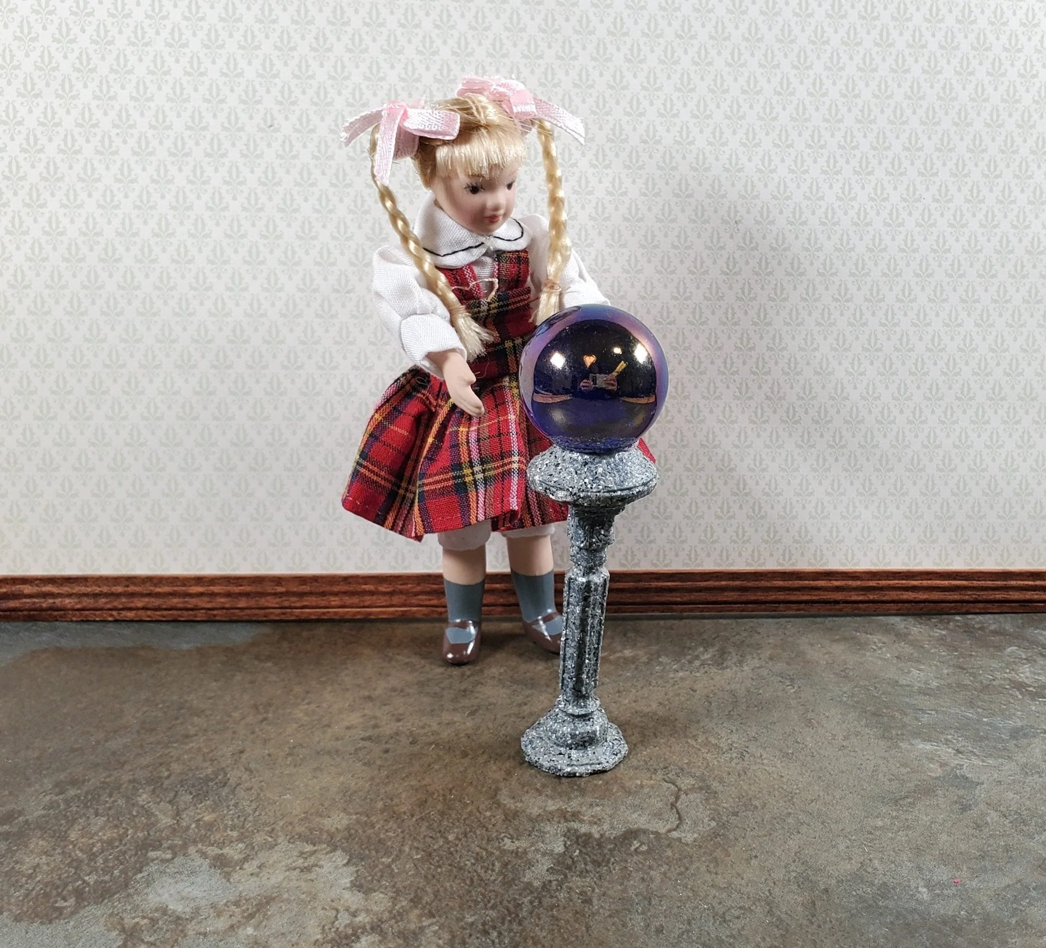 Dollhouse Garden Gazing Ball on a Pedestal 1:12 Scale Miniature Decor Accessory - Image 3