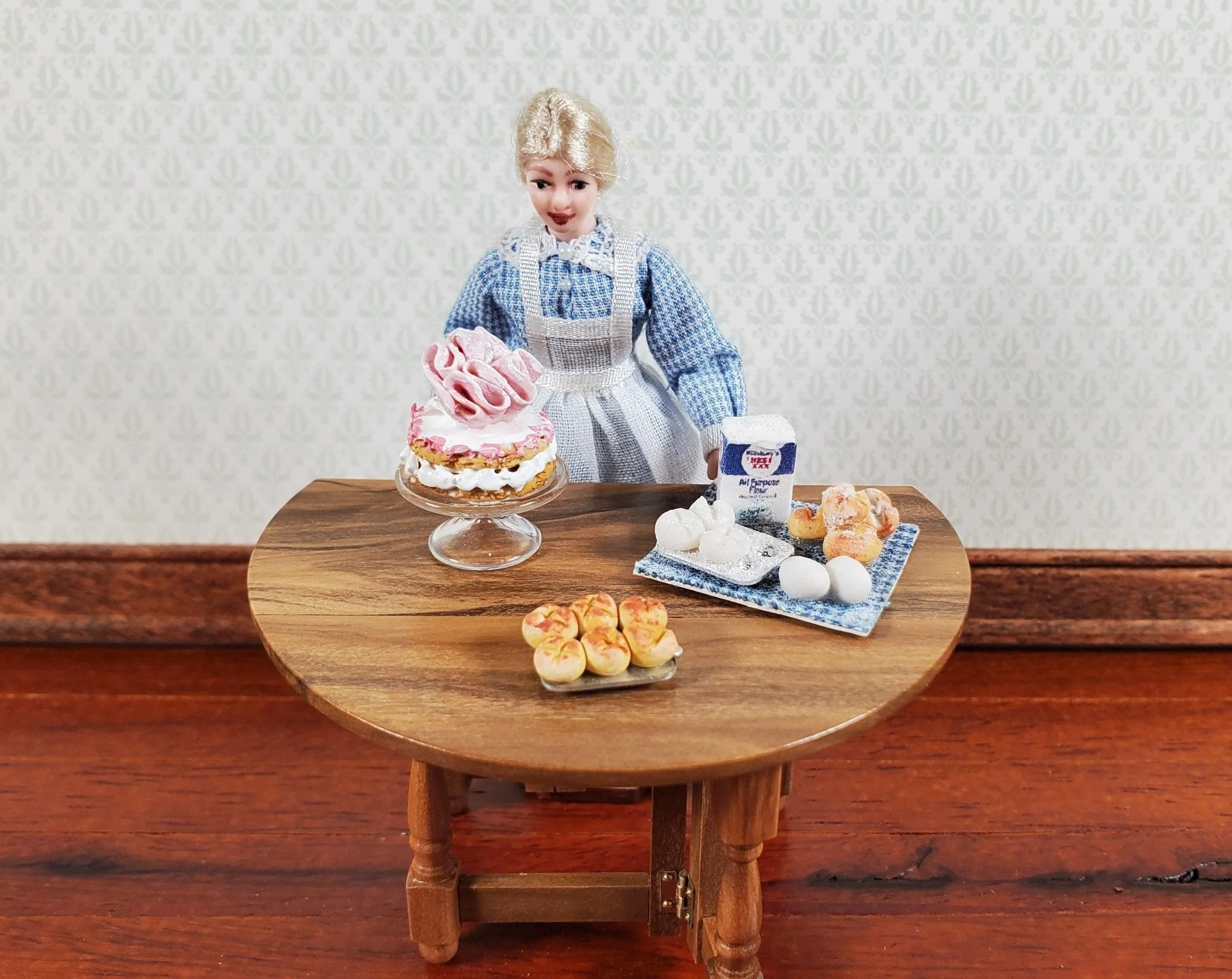 Dollhouse HALF SCALE Strawberry Cake on a Glass Cake Stand 1:24 Scale Miniature Food - Image 3