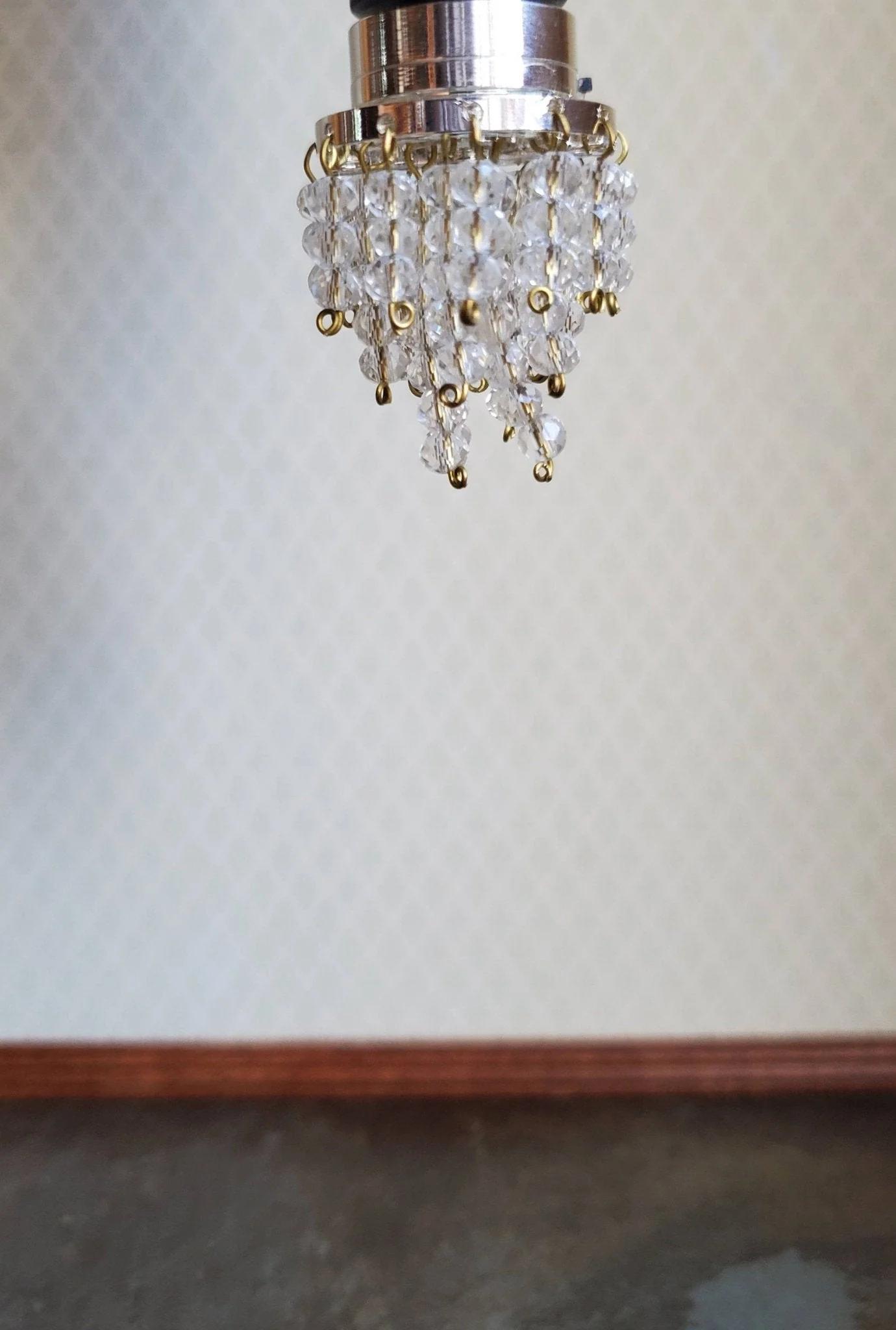 Dollhouse Ceiling Light "Crystal" Beads 1:12 Scale Miniature Battery Operated - Image 4