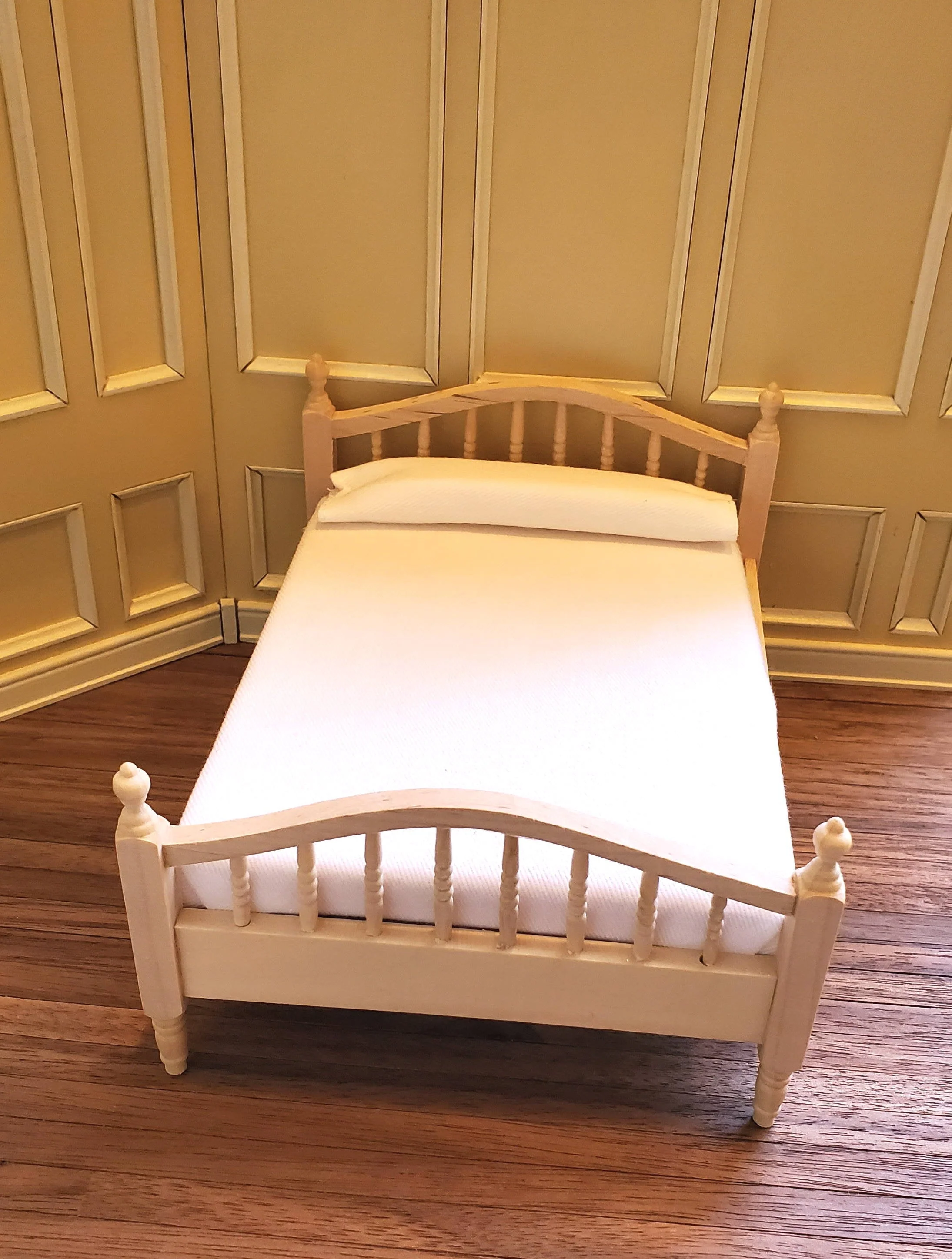 Dollhouse Miniature Double Bed Spindles with Mattress Unpainted 1:12 Scale Furniture - Image 3