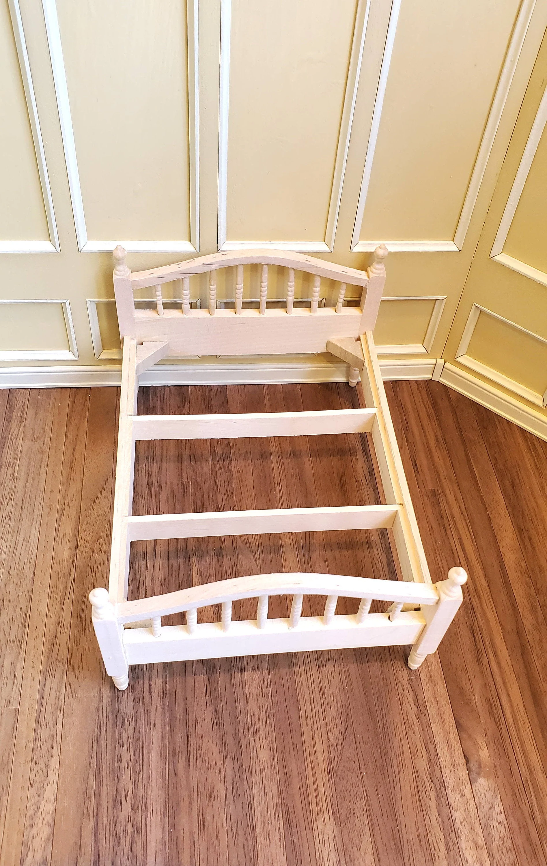 Dollhouse Miniature Double Bed Spindles with Mattress Unpainted 1:12 Scale Furniture - Image 4