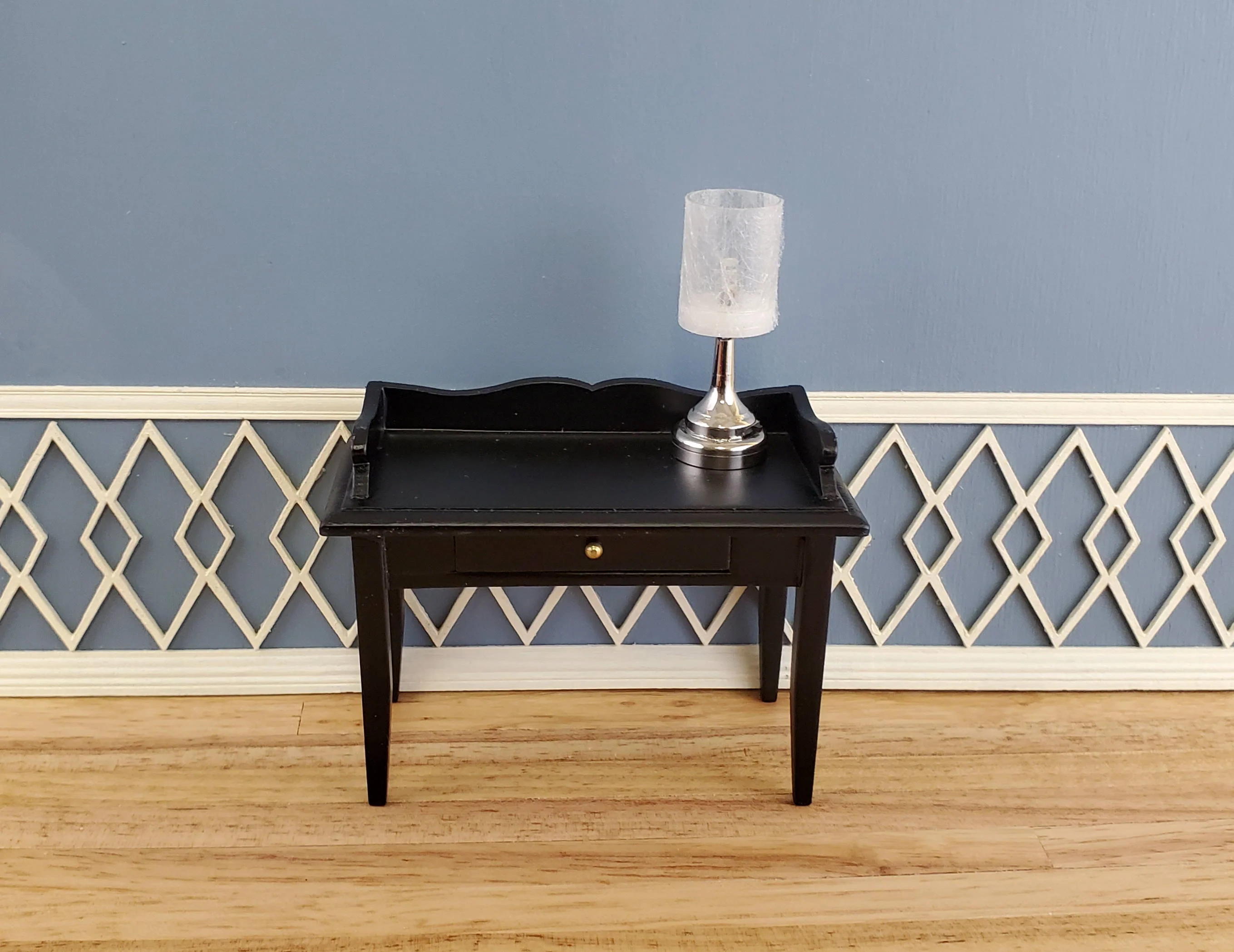 Dollhouse Miniature Battery Light Modern Table Lamp Silver Base 1:12 Scale - Image 3