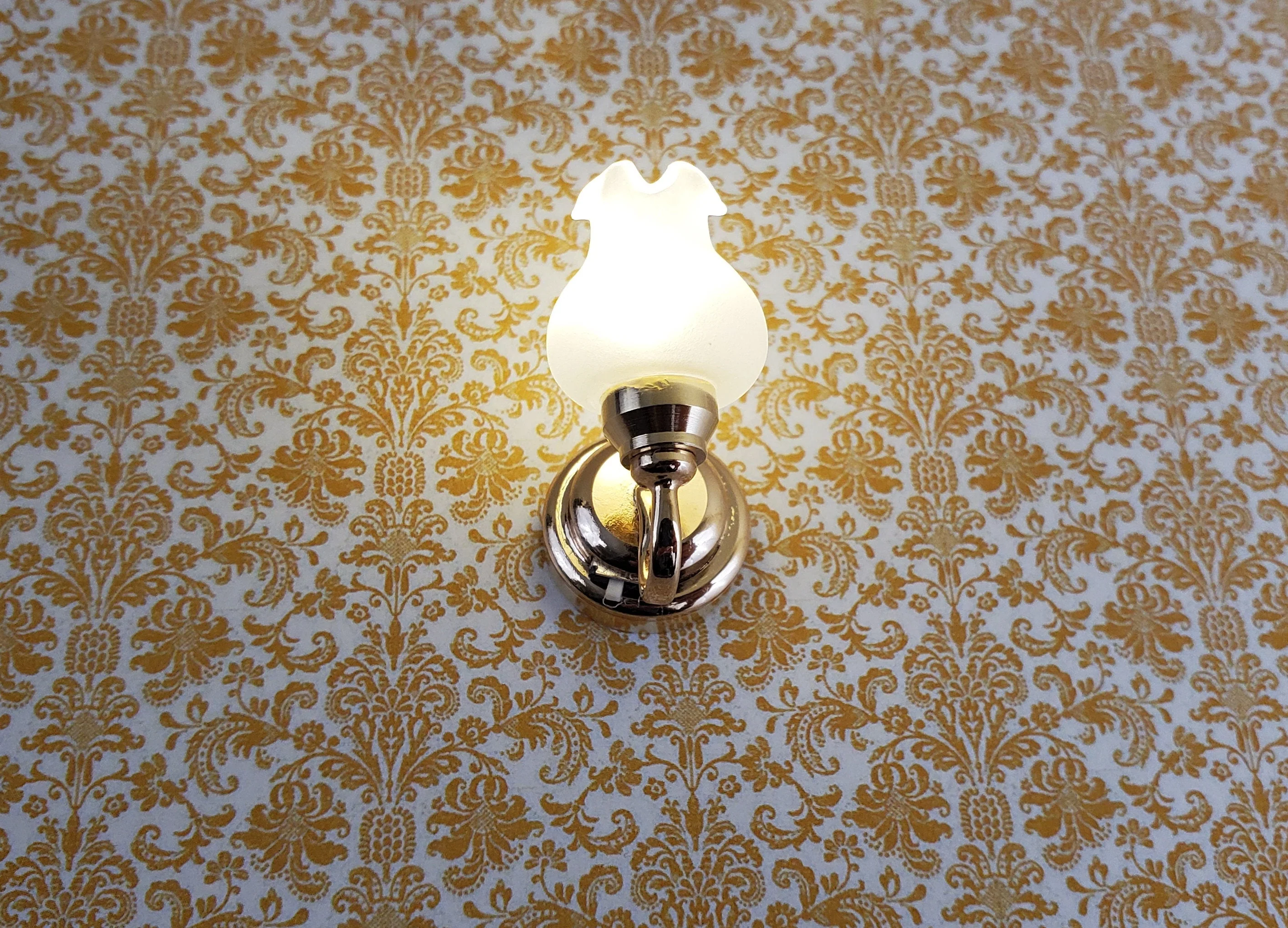 Dollhouse Miniature LED Battery Light Single Tulip Sconce 1:12 Scale - Image 3