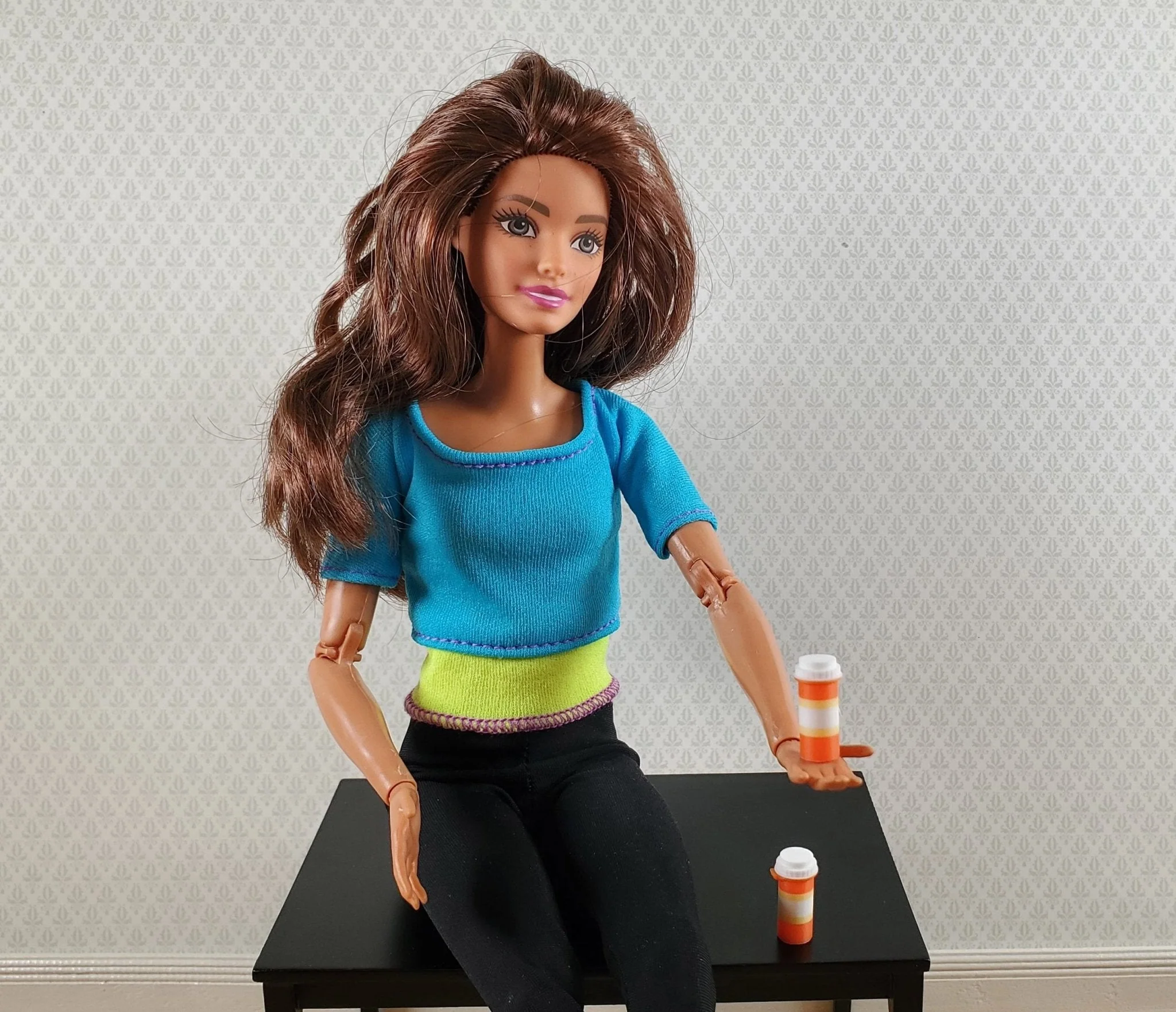 Dollhouse Orange Pill Bottles x2 Modern Style 1/6 Scale Miniature Prop Medicine - Image 4