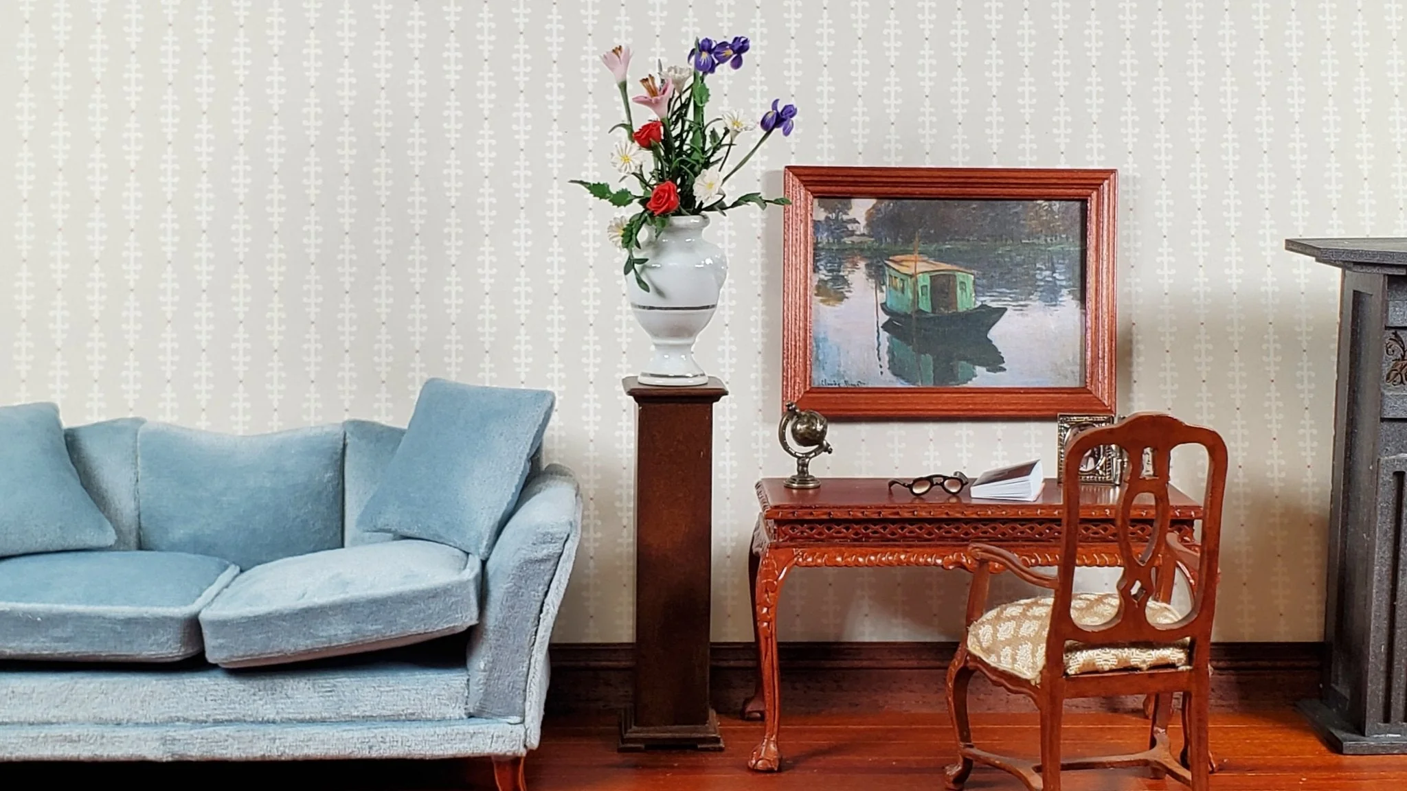 Dollhouse Tall Pedestal Stand Bespaq Wood Walnut Finish 1:12 Scale Furniture - Image 3