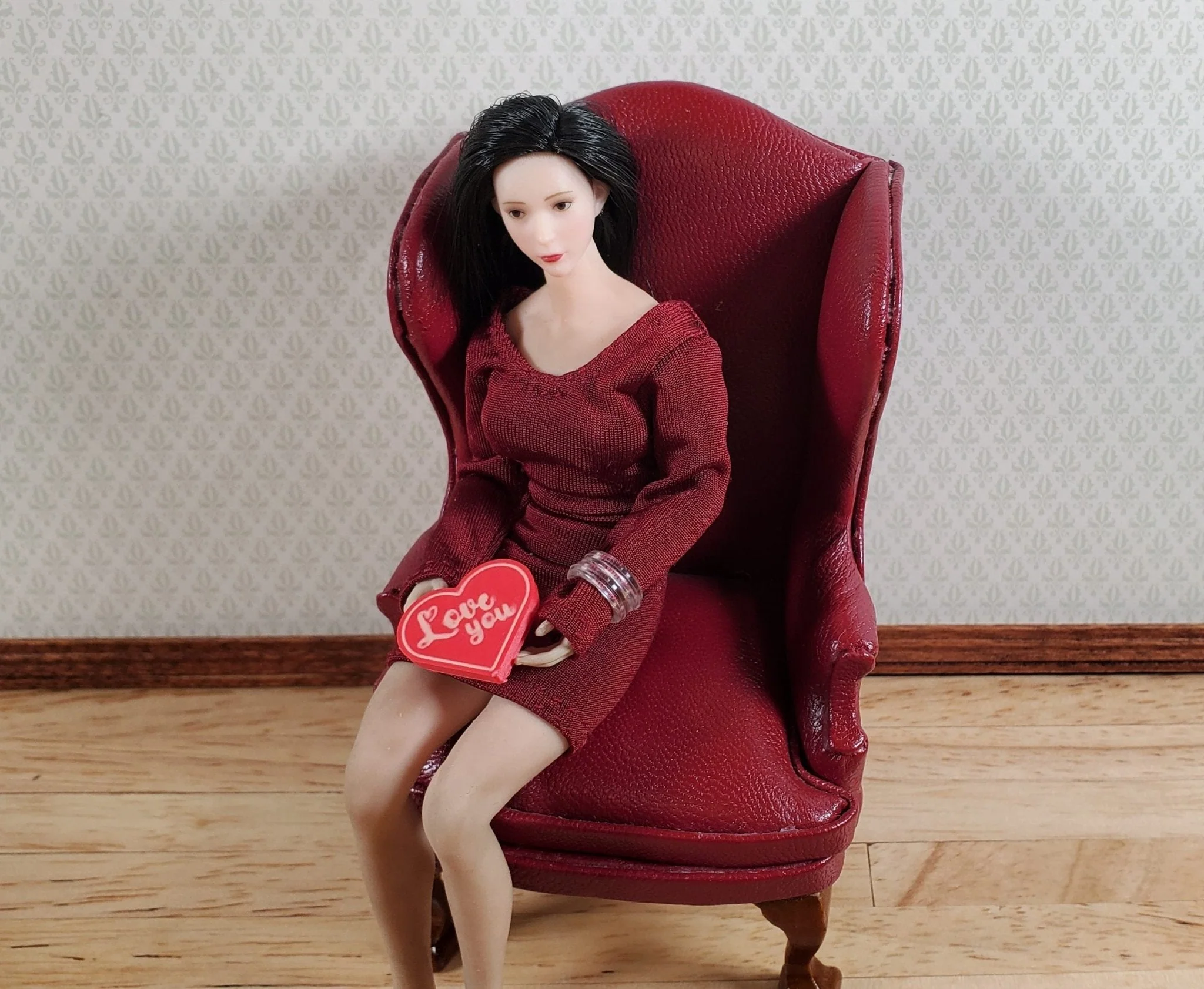 Dollhouse Valentine's Day Heart Box with Chocolate Candy 1:12 Scale Miniature - Image 4