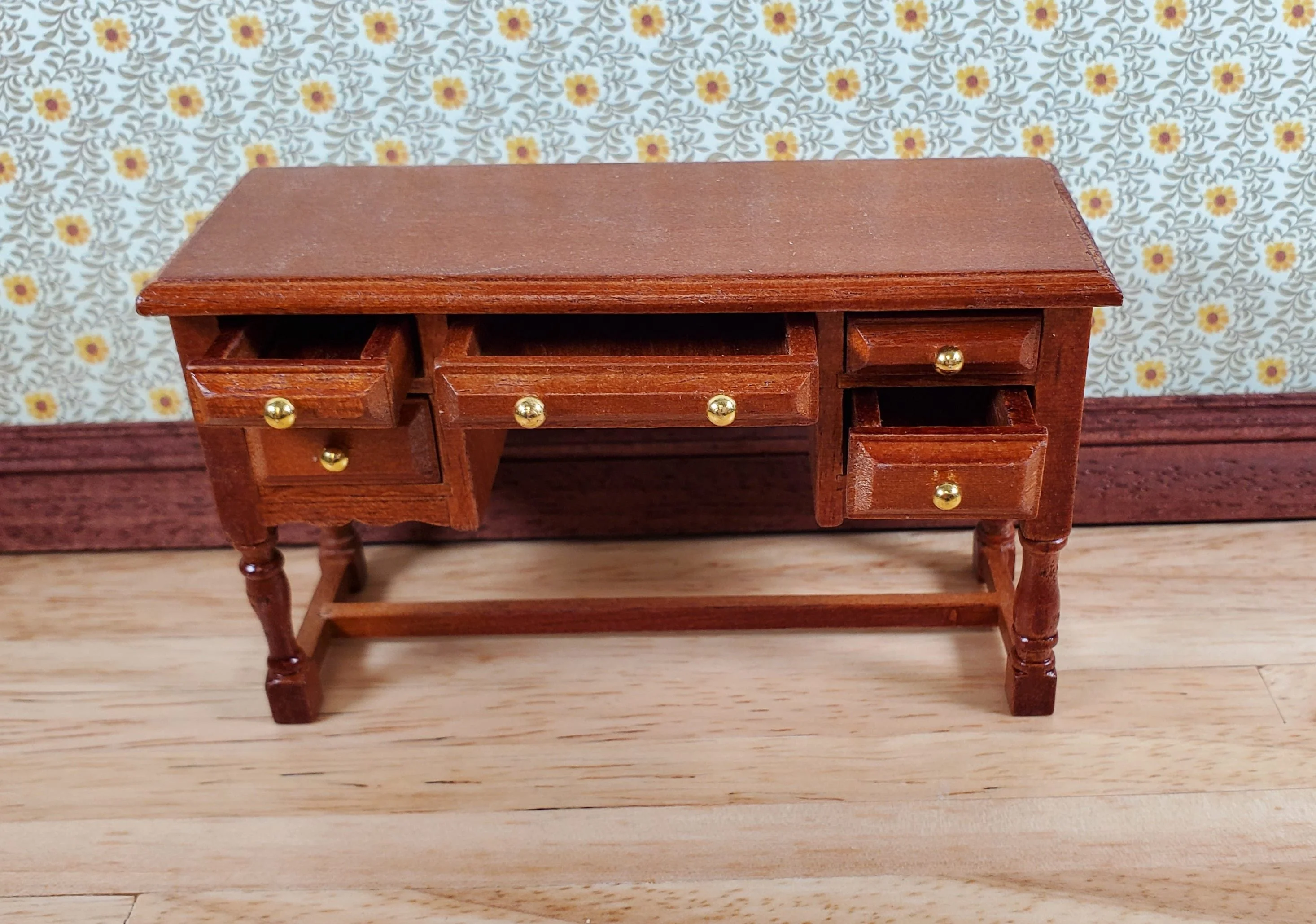 Dollhouse Vanity or Dressing Table with Drawers 1:12 Scale Miniature Furniture - Image 3