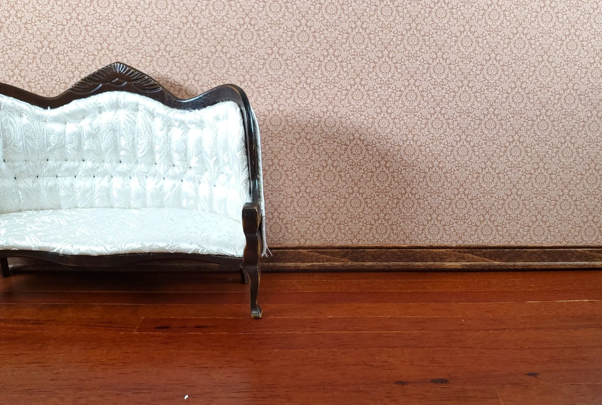 Dollhouse Wallpaper Essex Damask Red/Rust Bradbury & Bradbury 1:12 Scale - Image 4