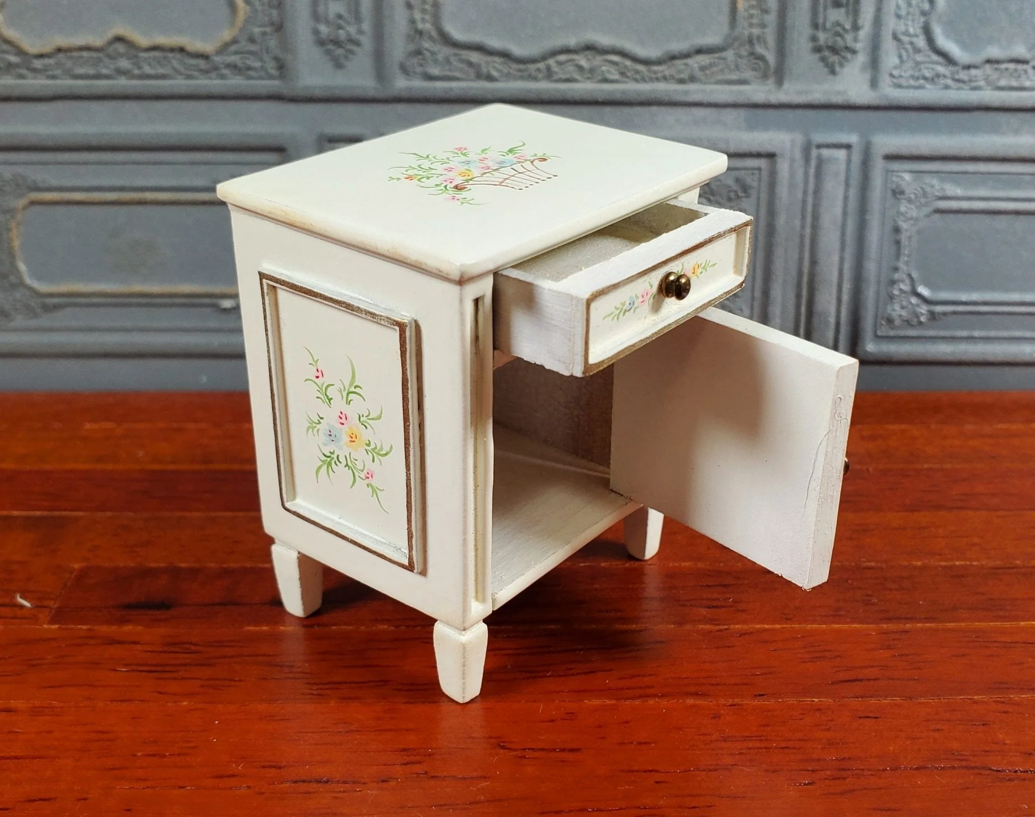 JBM Dollhouse Side Table Nightstand White Hand Painted 1:12 Scale Miniature Furniture - Image 3
